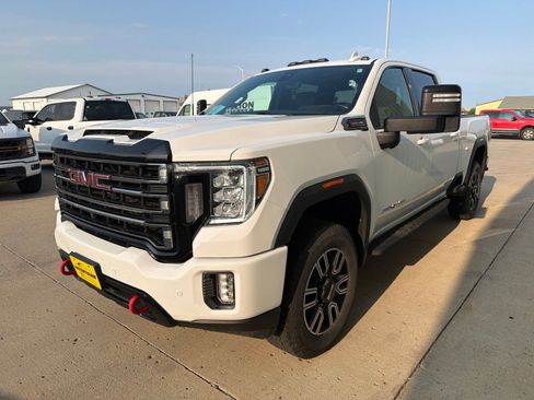 Used 2022 GMC Sierra 2500 AT4 w/ AT4 Premium Plus Package AWD/4WD image 4