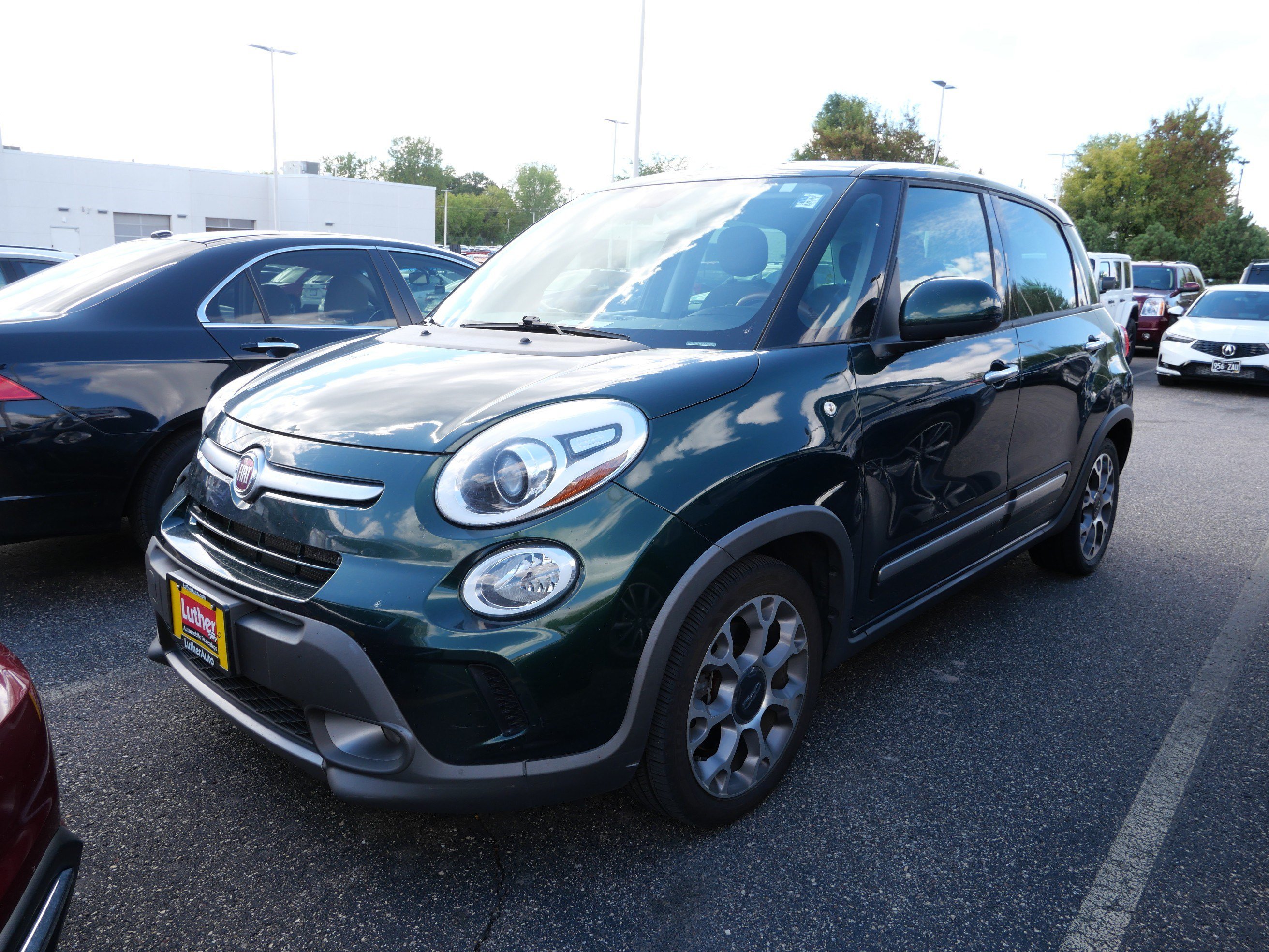 Used 2014 FIAT 500L Trekking FWD image 2