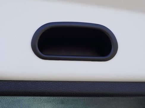 Used 2026 Toyota Corolla Cross L image 10