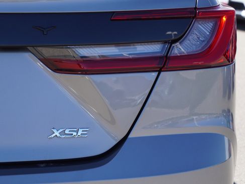 Used 2025 Toyota Camry XSE FWD image 11