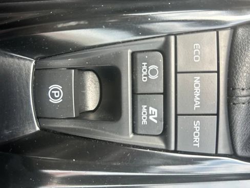 Used 2025 Toyota Camry SE FWD image 24