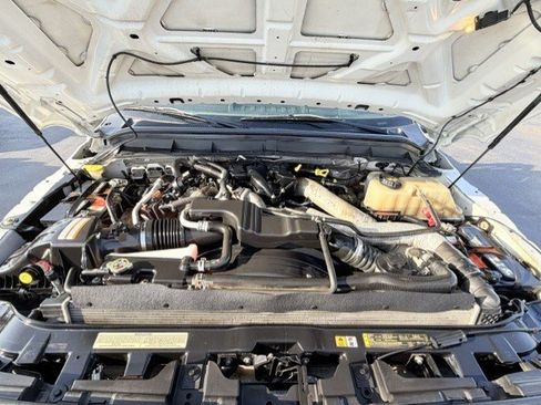 Used 2013 Ford F550 4x4 Regular Cab Super Duty w/ High Capacity Trailer Tow Pkg image 16