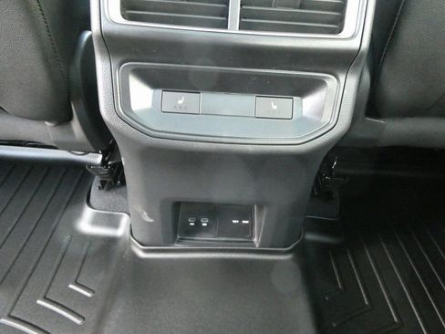 New 2026 Volkswagen Atlas Cross Sport SEL R-Line image 40