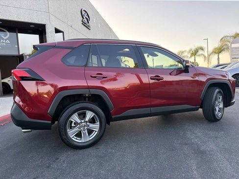 Used 2022 Toyota RAV4 XLE w/ Convenience Package FWD image 9