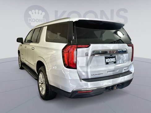 Used 2022 GMC Yukon XL SLT w/ SLT Premium Package image 4