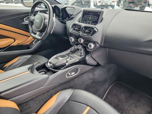 Used 2020 Aston Martin V8 Vantage Coupe image 18