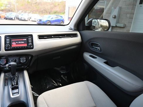 Used 2022 Honda HR-V LX image 11