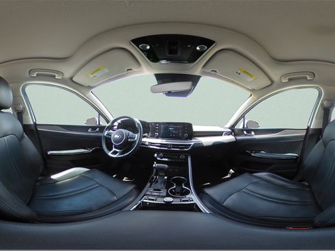 Used 2021 Kia K5 EX FWD image 2