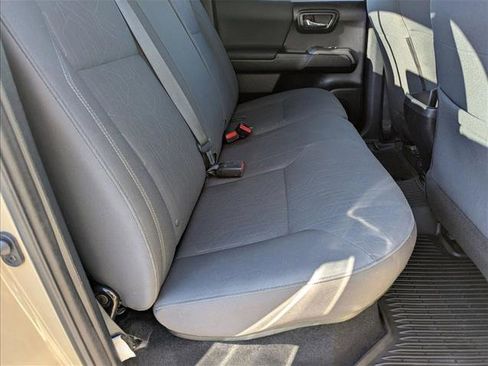 Used 2019 Toyota Tacoma TRD Off-Road AWD/4WD image 17