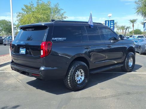 Used 2025 Ford Expedition Active image 4