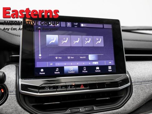 Used 2022 Jeep Compass Latitude w/ Sun and Sound Group AWD/4WD image 19
