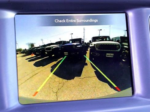 Used 2023 Dodge Charger SXT image 17