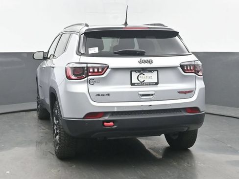 Used 2024 Jeep Compass Trailhawk w/ Sun and Sound Group AWD/4WD image 5