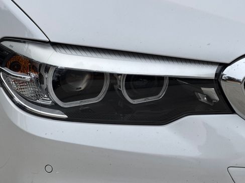 Used 2018 BMW 530e RWD image 11