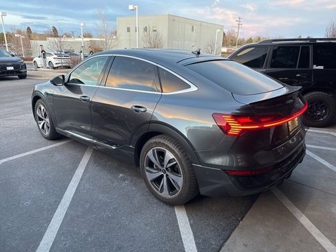 Used 2024 Audi Q8 e-tron Premium Plus image 3