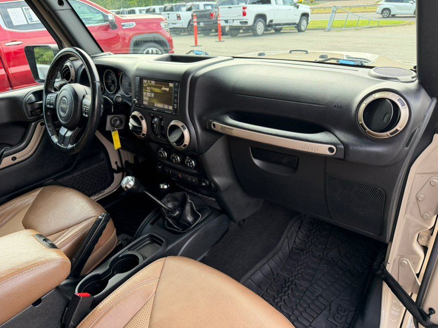 Used 2016 Jeep Wrangler Unlimited Sahara AWD/4WD image 24
