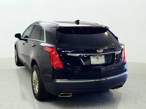 Used 2017 Cadillac XT5 FWD image 3