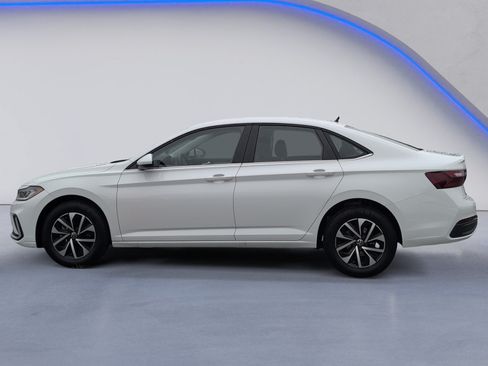 Used 2025 Volkswagen Jetta S FWD image 3