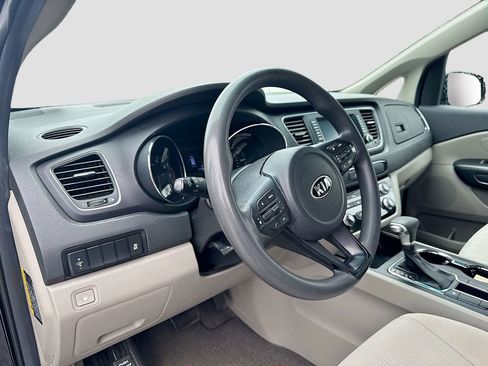 Used 2020 Kia Sedona LX FWD image 9
