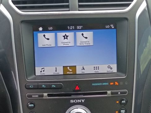 Used 2018 Ford Explorer Platinum AWD/4WD image 29