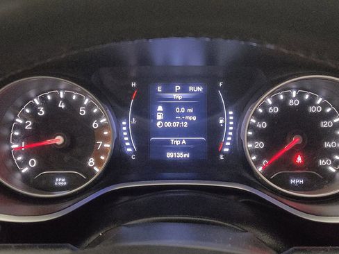 Used 2018 Jeep Compass Latitude w/ Cold Weather Group FWD image 23