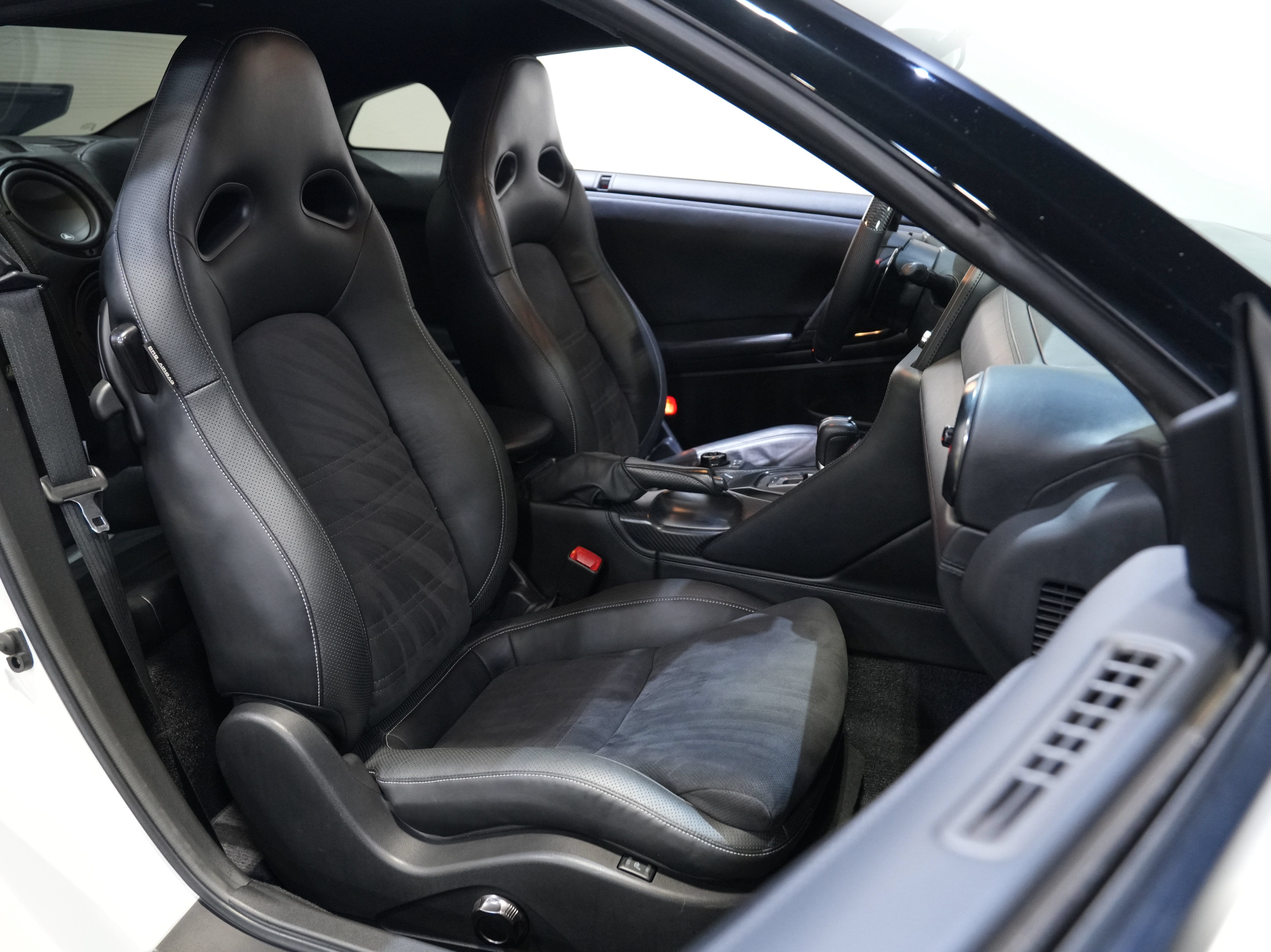 Used 2017 Nissan GT-R Premium AWD/4WD image 32