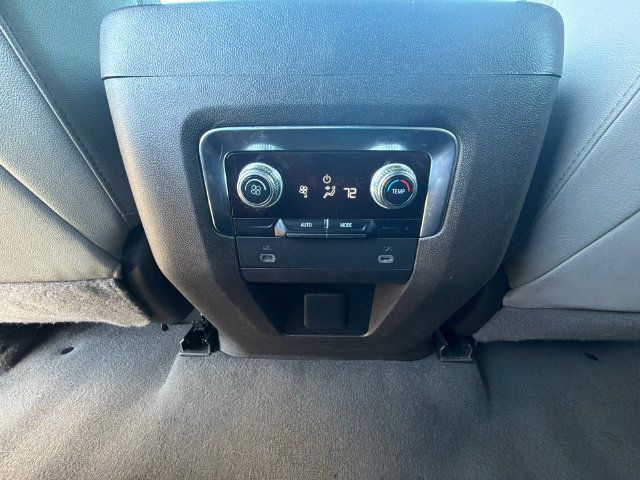 Used 2023 GMC Yukon XL SLT RWD image 24