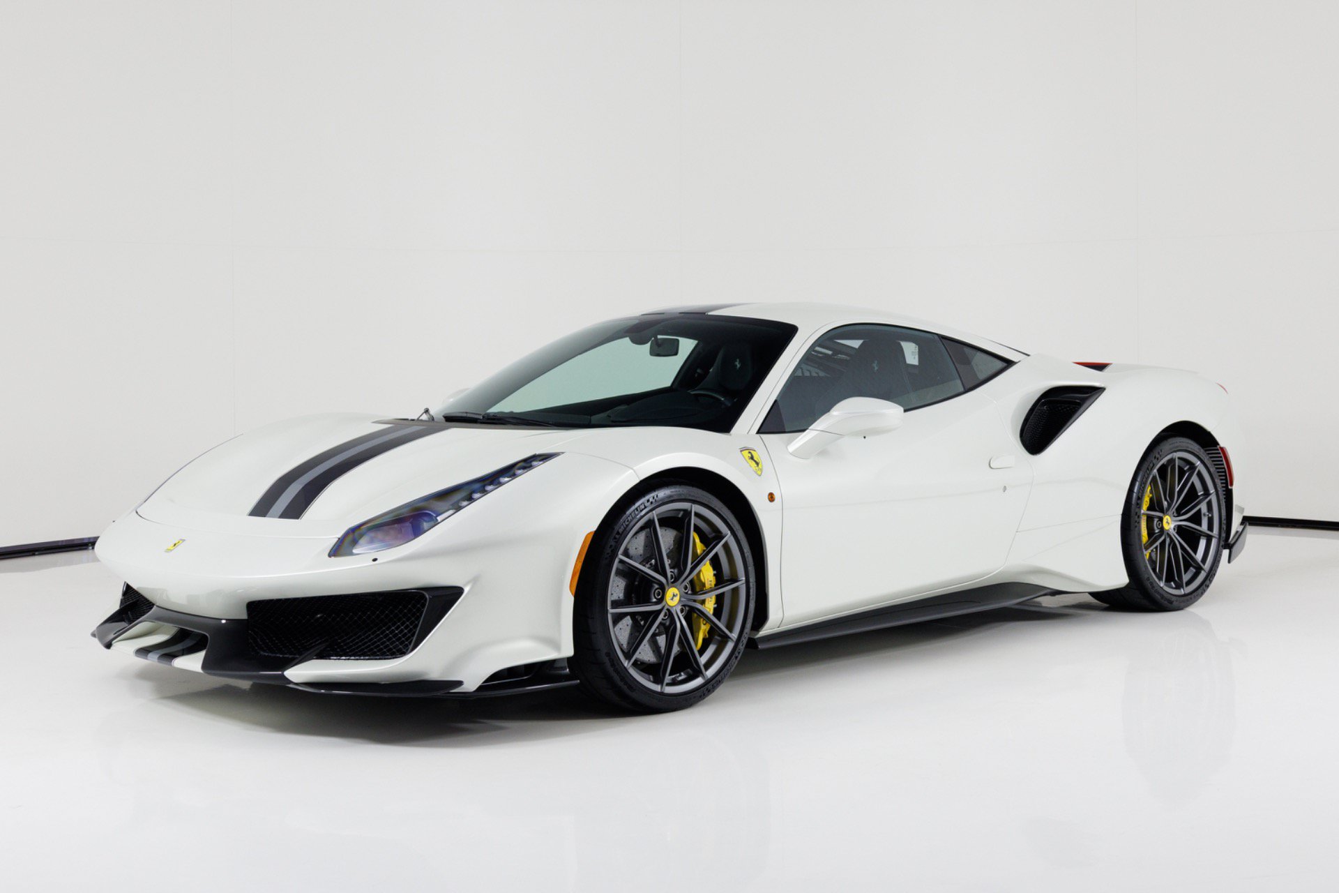 Used 2020 Ferrari 488 Pista Coupe RWD image 7