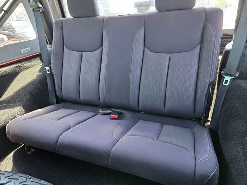 Used 2014 Jeep Wrangler Rubicon image 16