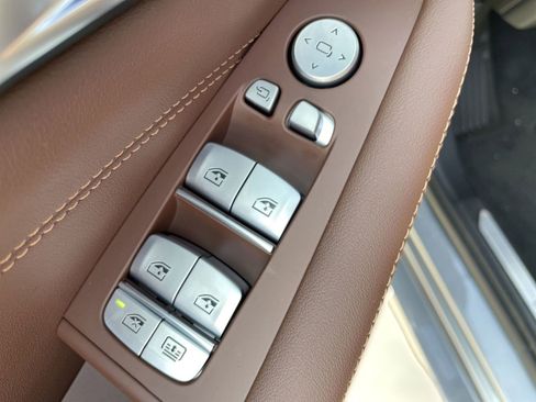 Used 2026 BMW X7 xDrive40i w/ Premium Package image 21