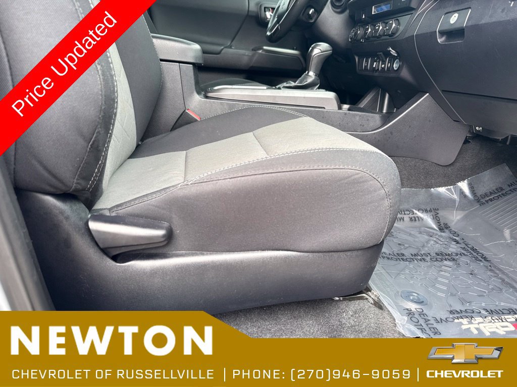 Used 2021 Toyota Tacoma TRD Sport AWD/4WD image 14