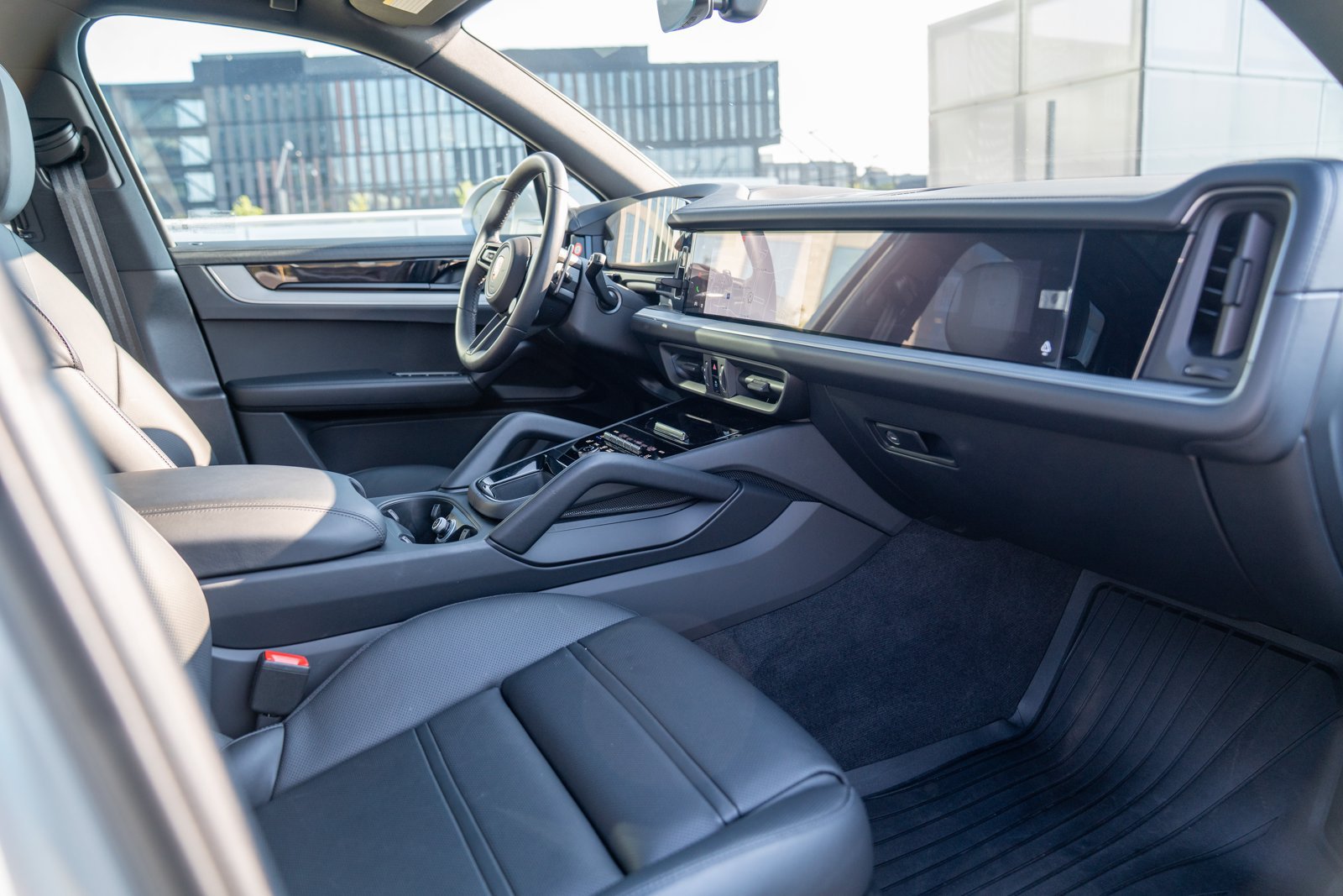Certified 2026 Porsche Cayenne AWD/4WD image 24