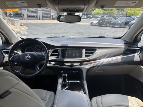 Used 2019 Buick Enclave Essence AWD/4WD image 19