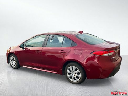 Certified 2025 Toyota Corolla LE FWD image 3
