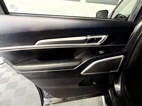 Used 2021 Kia Telluride S FWD image 24