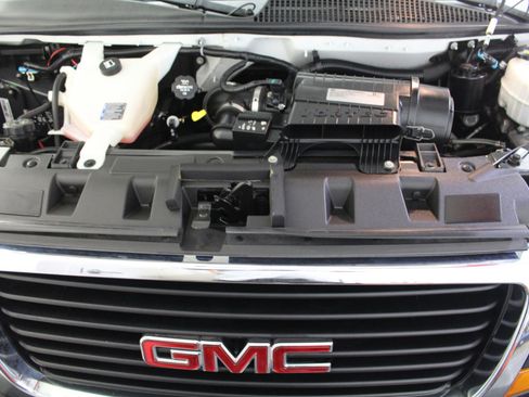 Used 2020 GMC Savana 3500 LT w/ LT Preferred Equipment Group image 32