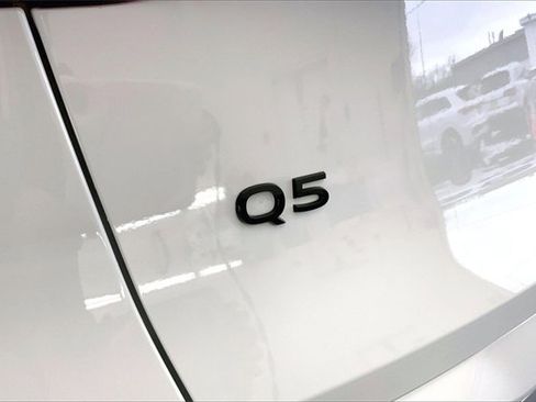 Certified 2025 Audi Q5 2.0T Premium Plus w/ Premium Plus image 8