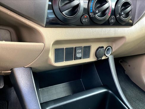 Used 2015 Toyota Tacoma PreRunner w/ SR5 Package RWD image 16