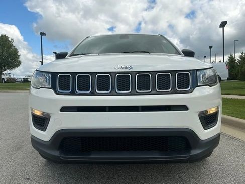 Used 2018 Jeep Compass Sport AWD/4WD image 8