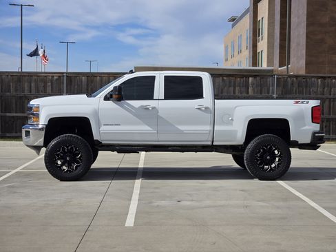 Used 2019 Chevrolet Silverado 2500 LT image 3