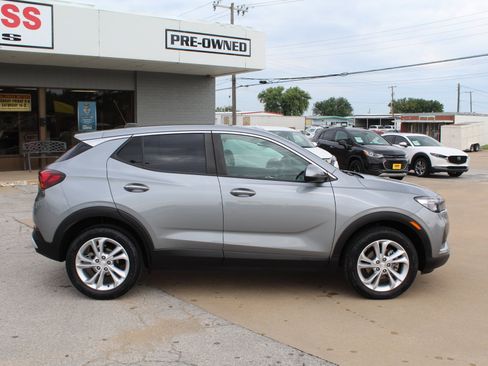 Used 2023 Buick Encore GX Preferred image 3