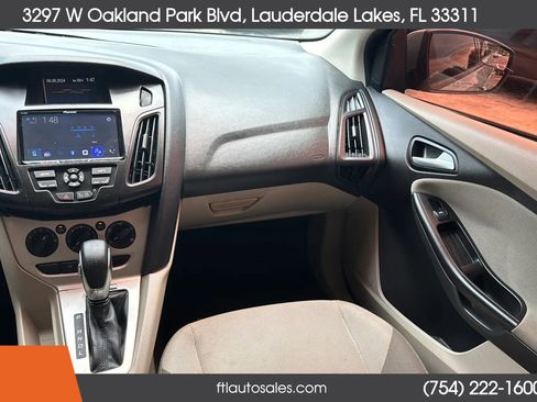 Used 2012 Ford Focus SE image 3