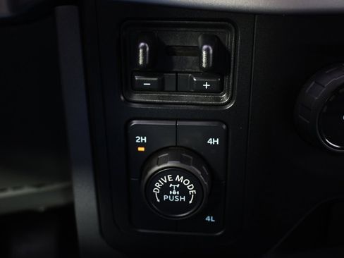 Used 2023 Ford F150 XLT w/ XTR Package image 34