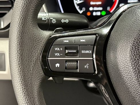 Used 2023 Honda Pilot LX image 17