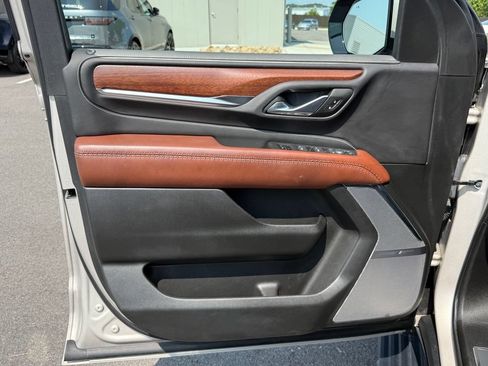 Used 2024 GMC Yukon Denali Ultimate AWD/4WD image 16