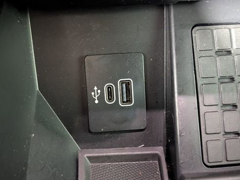 Used 2025 Ford F150 Lariat w/ Equipment Group 502A High image 28