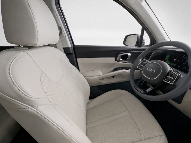 Used 2025 Kia Sorento S w/ Panoramic Sunroof Package FWD image 9
