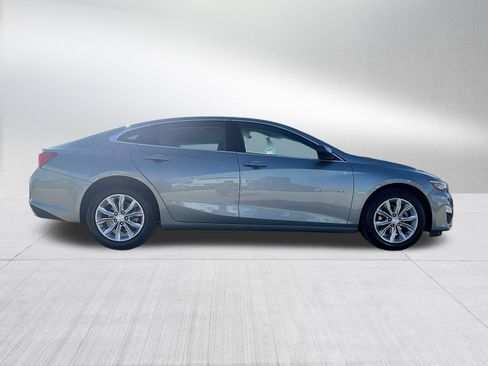 Used 2025 Chevrolet Malibu LT FWD image 4