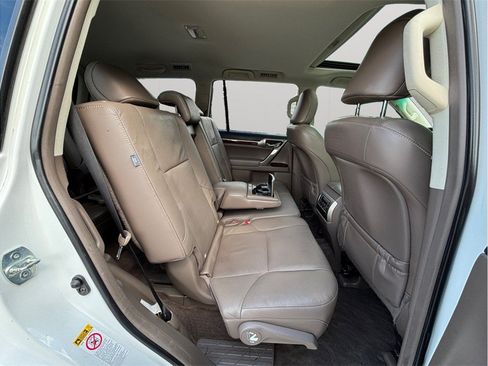 Used 2018 Lexus GX 460 Premium w/ Premium Package AWD/4WD image 42