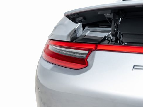 Used 2017 Porsche 911 Carrera 4S image 15